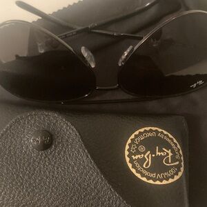 Ray-Ban Dark Lens Sunglasses
